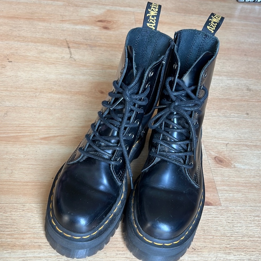 Dr Martens, Jadon, platform boot, smooth leather, US 6, 8 eye, worn a few times